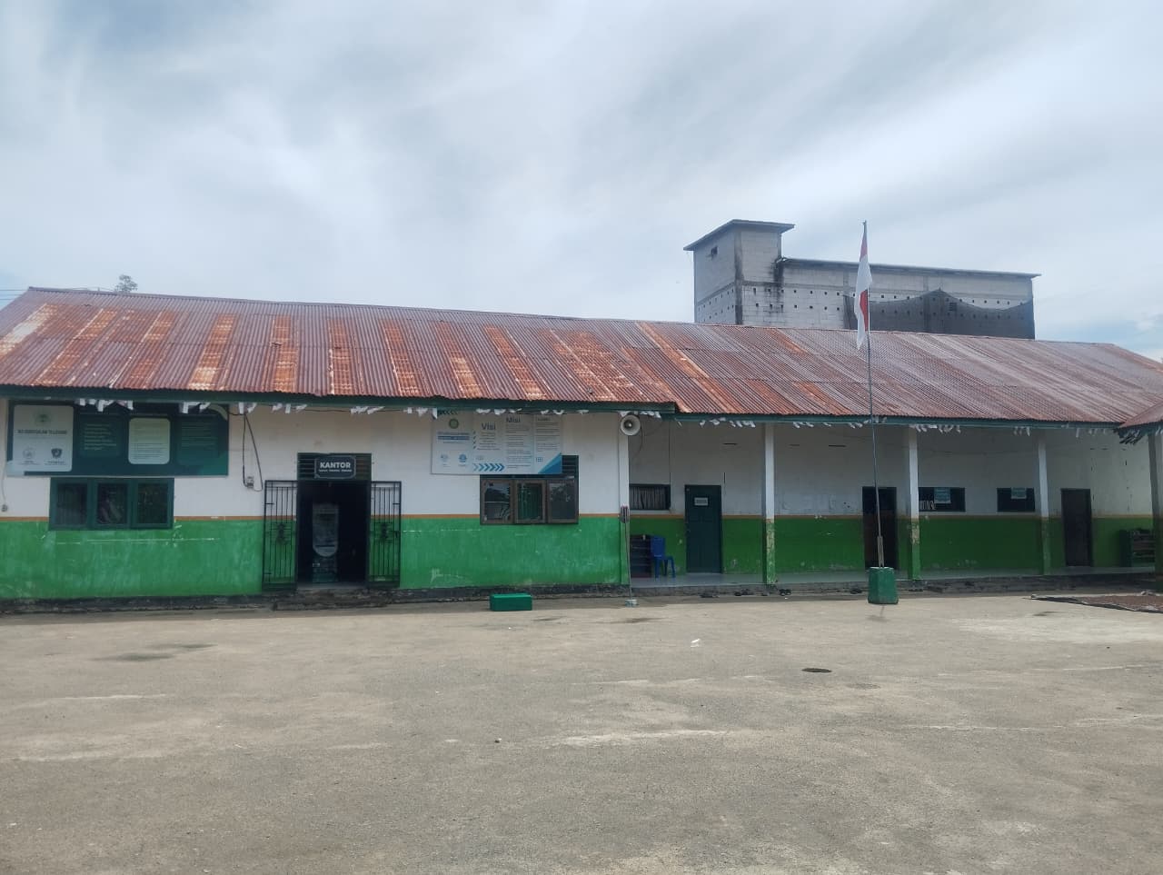 Gedung Kantor MA Darussalam Tellesang